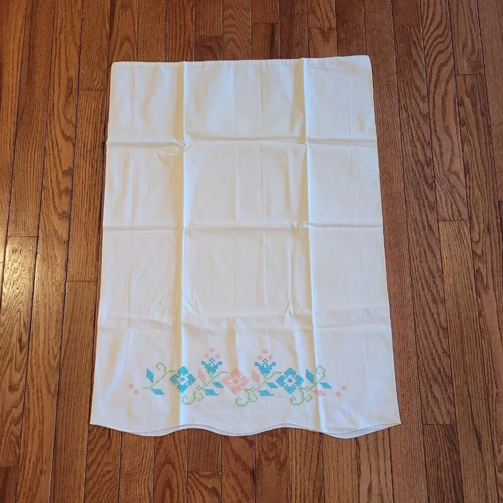 Vintage Handmade Cross Stitch Pillowcase Standard Size Floral Scalloped Edge
